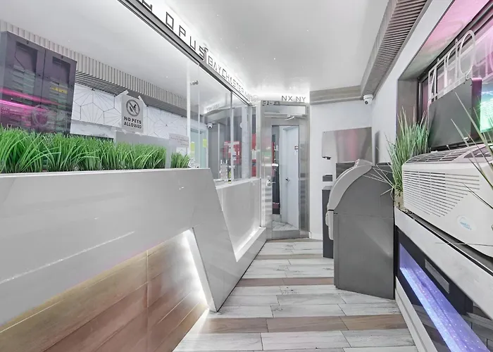 Hotel Opus Bronx Near Bay Plaza Mall